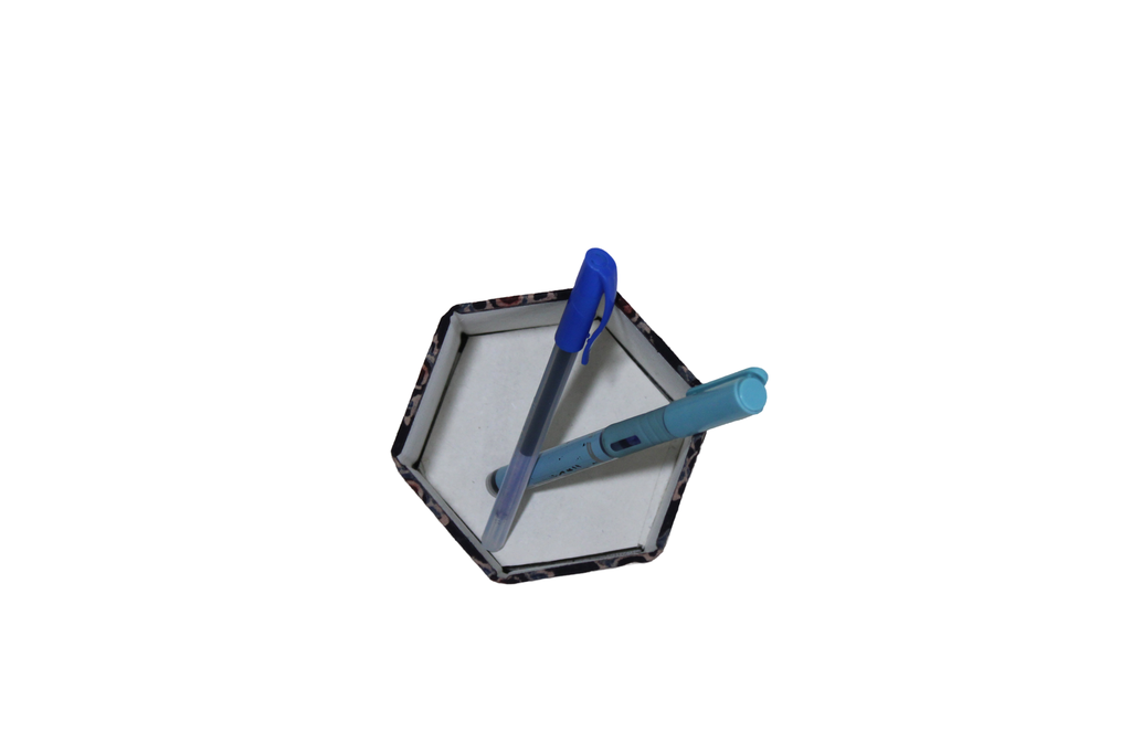Handmade Foldable Pen Stand
