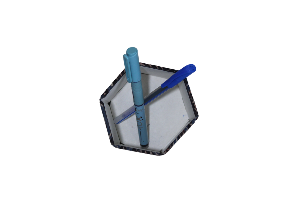 Handmade Foldable Pen Stand