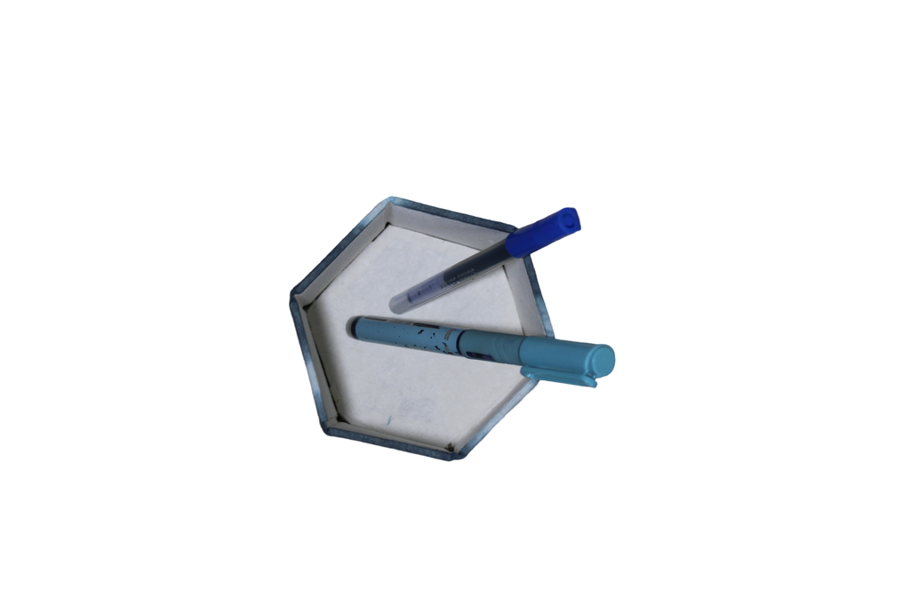 Handmade Foldable Pen Stand