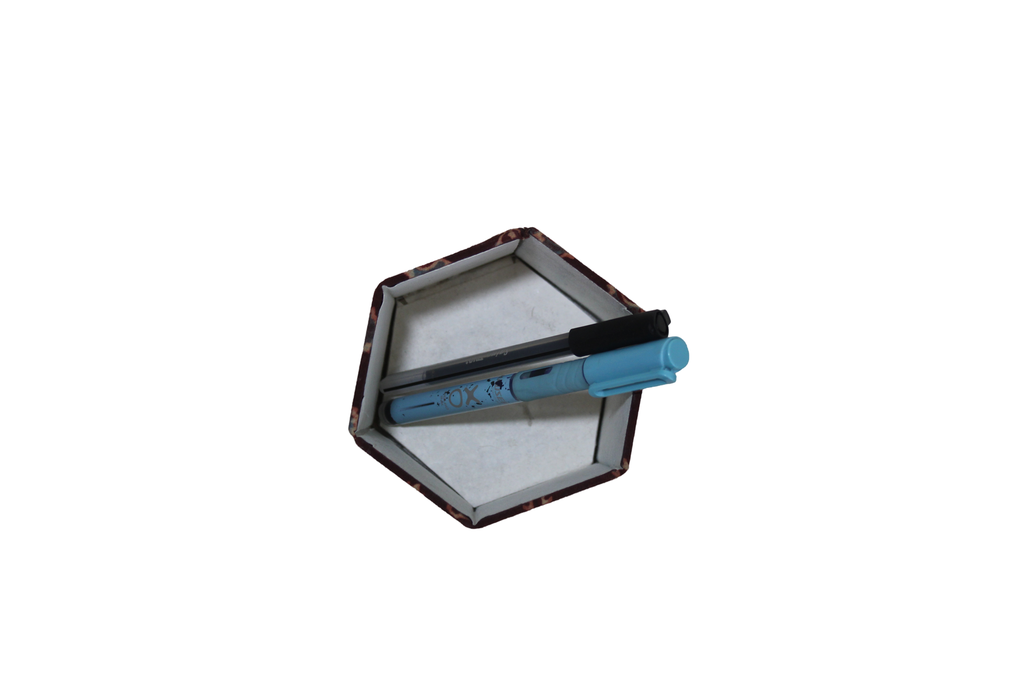 Handmade Foldable Pen Stand