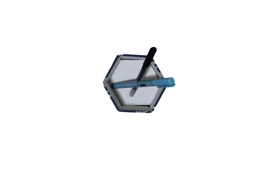 Handmade Foldable Pen Stand