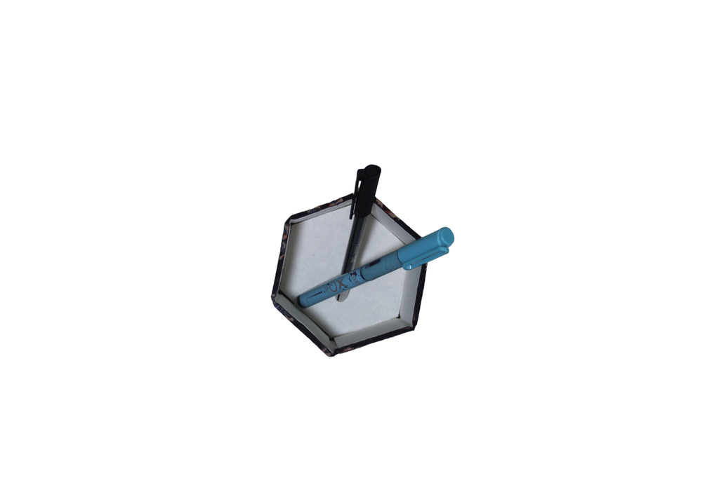 Handmade Foldable Pen Stand