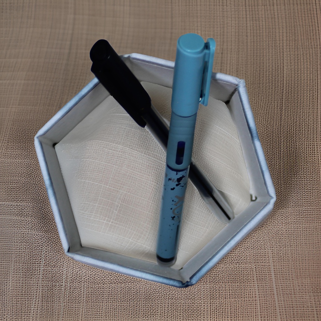 Handmade Foldable Pen Stand