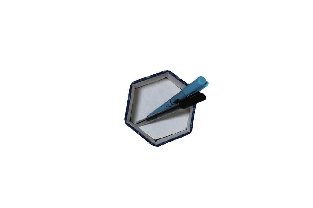 Handmade Foldable Pen Stand