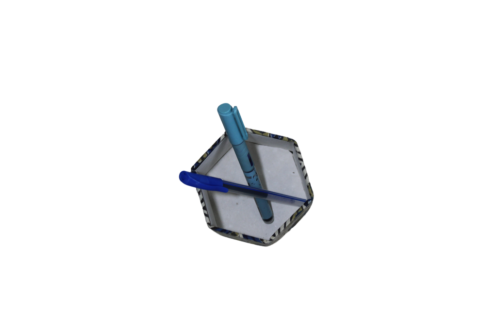 Handmade Foldable Pen Stand