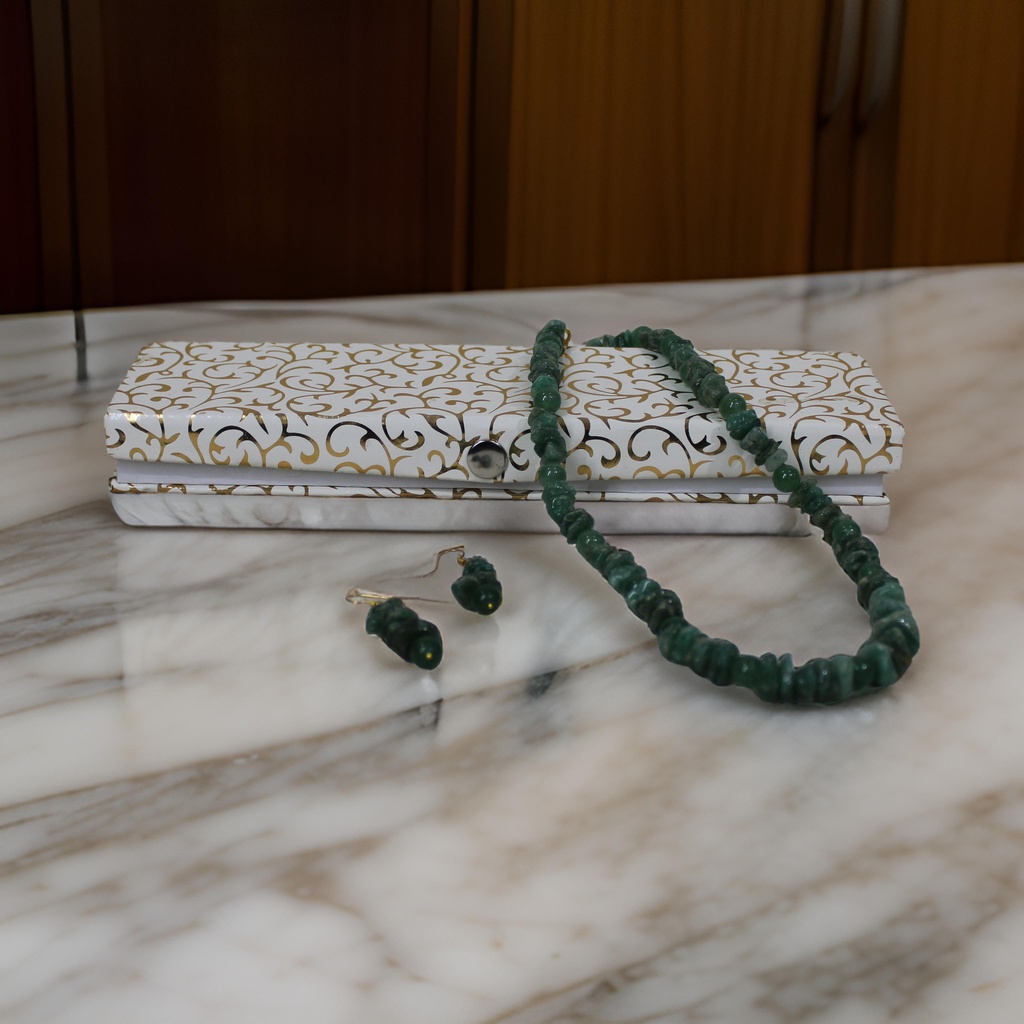 Handmade Semi Precious Stone Necklace Set