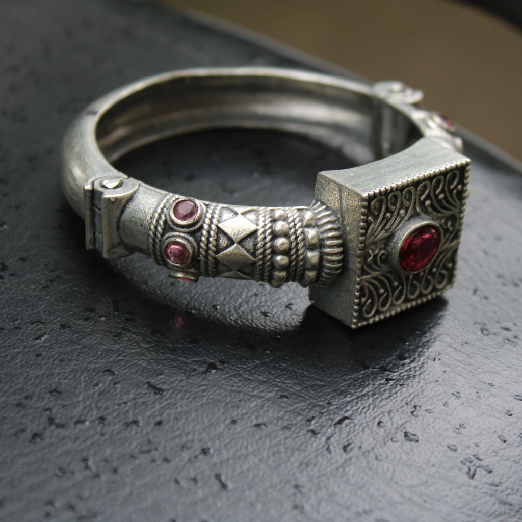Handcrafted Oxidized Kada