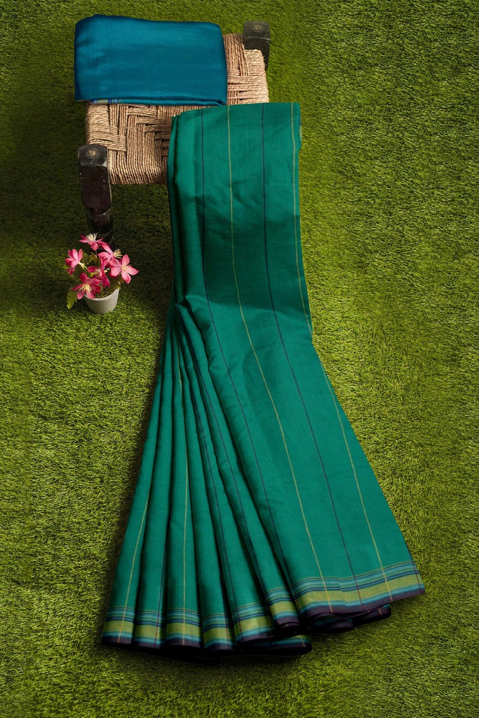 Handwoven Kala Cotton Bhujodi Saree
