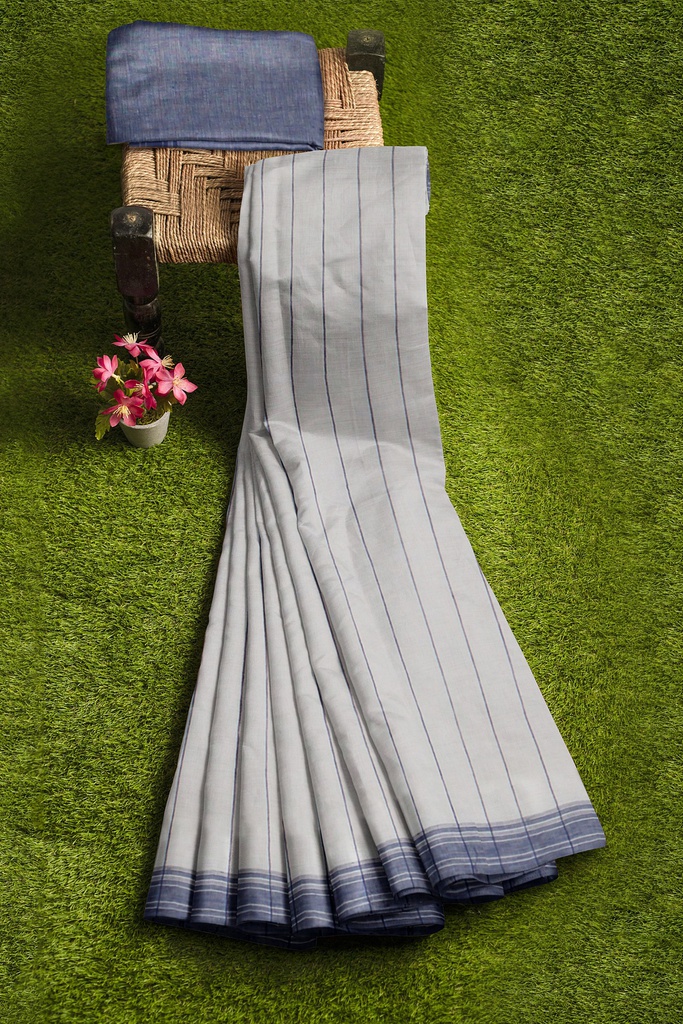 Handwoven Kala Cotton Bhujodi Saree