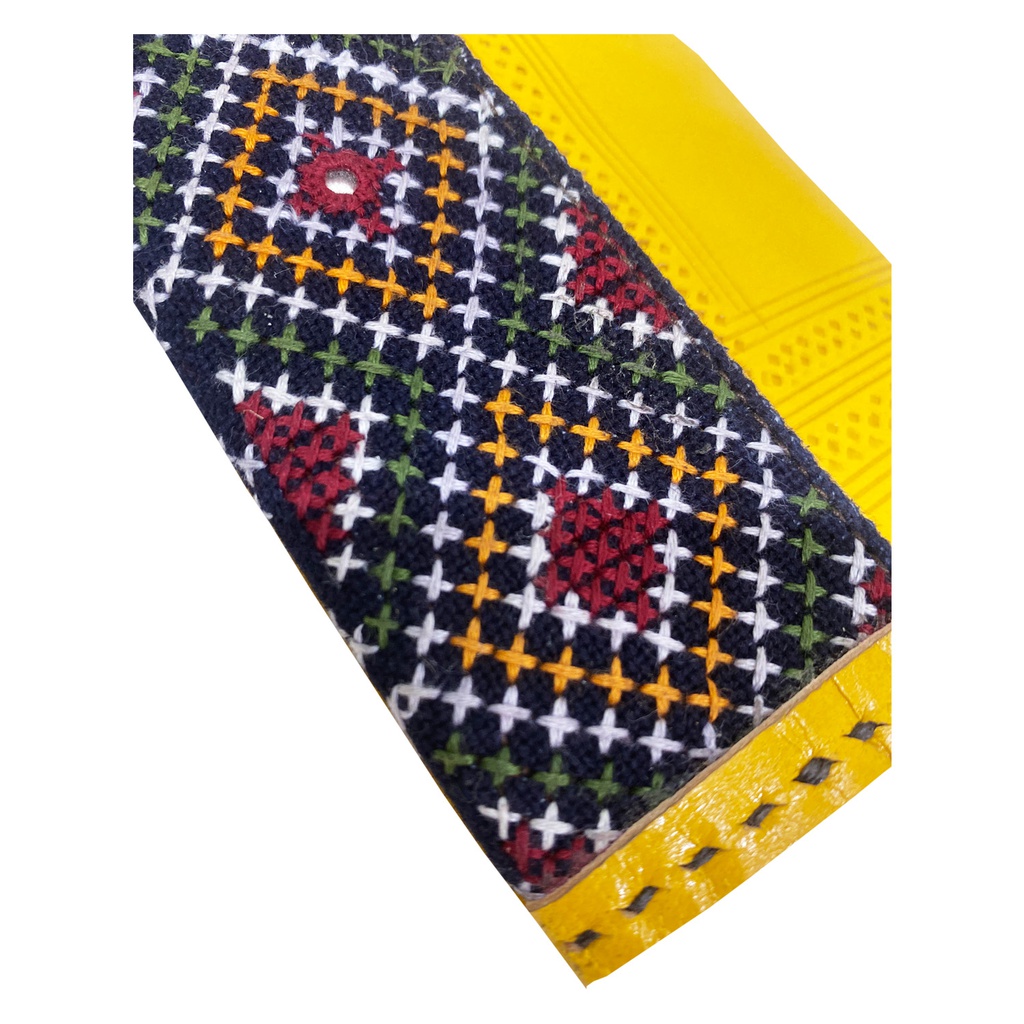 Handcrafted Kutchi Leather Wallet with Embroidery