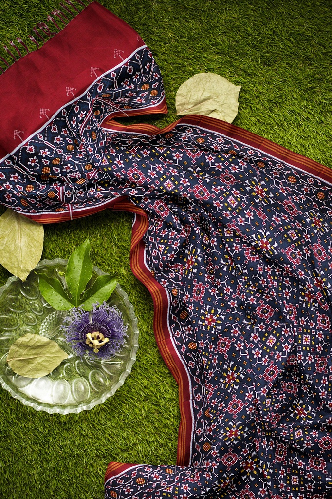 Handwoven Maroon and Indigo Blue Double Ikat Silk Patola Saree