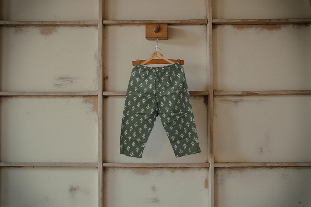 Elegant Cotton Block-Print Capri Pants / Trouser