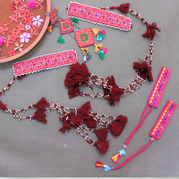 [GGHSECS02] Handcrafted Embroidered Pochi Bajuband Armlet and Kamar Juda Set