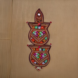 [GGCMHEL07] Multicolour Hand Embroidered Letter Holder