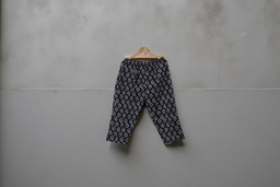 Elegant Cotton Block-Print Capri Pants / Trouser